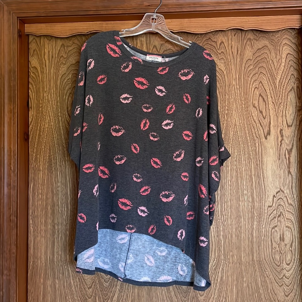 Hi-Lo top, size Medium